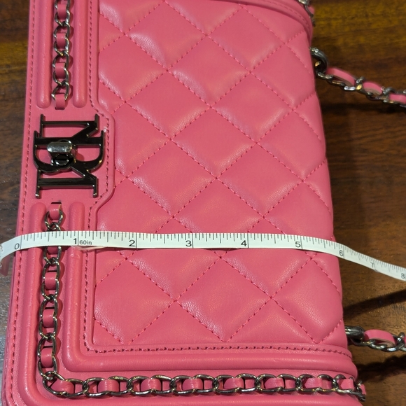 NWOT Badgley Mischka Chain Cover Crossbody Bag Hot Pink - Picture 10 of 11